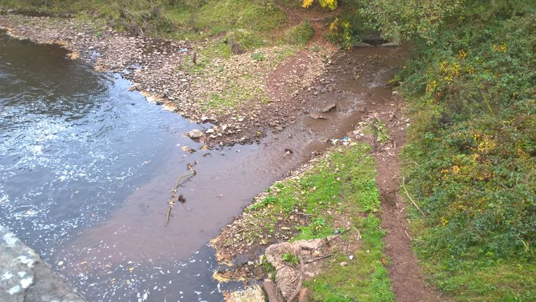 Image of Silt pollution at Llangattock Image of Silt pollution at Llangattock