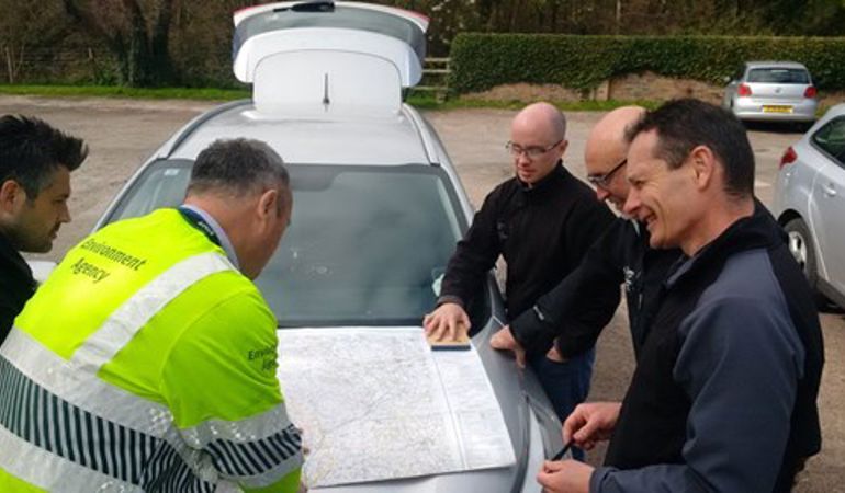 NRW team planning a response to a pollution incident NRW team planning a response to a pollution incident