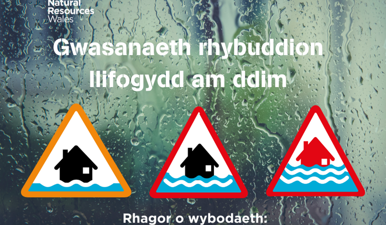 Llun yn dangos a tri symbol am llifogydd byddwch yn barod, rhybudd llifogydd a rhybudd llifogydd difrifol Llun yn dangos a tri symbol am llifogydd byddwch yn barod, rhybudd llifogydd a rhybudd llifogydd difrifol